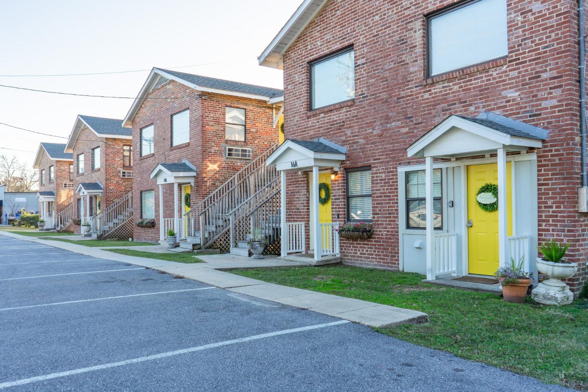 The Flats On Florida St - Super Comfy 2-Bedroom Apartments Mobile Exterior foto
